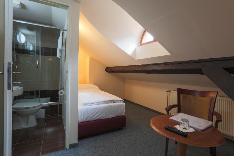 Economy Single Room image 4