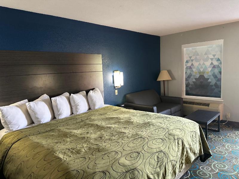 King Room image 3