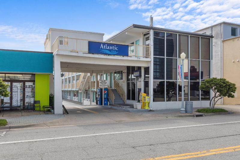 Atlantic Inn - image 1