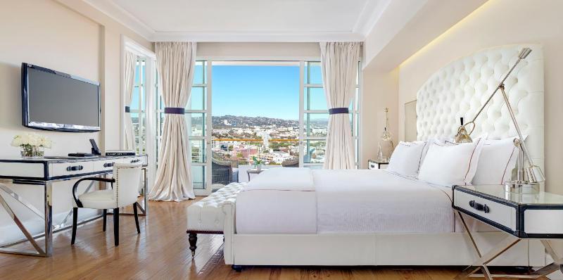 Premium King Room with Beverly Hills View image 1