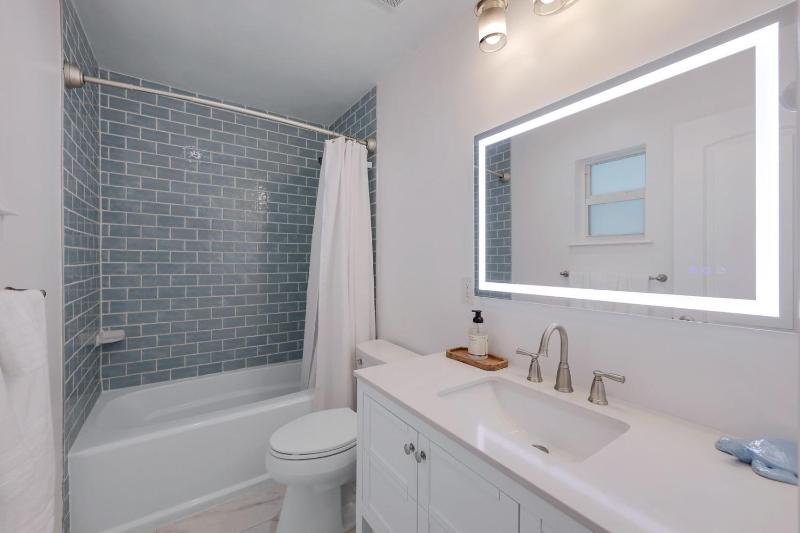 Sunsation on the Water! - Walk To Vanderbilt Beach! Salt Water Pool! - image 30