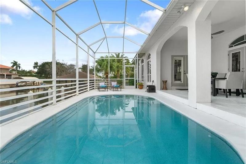 NEW LISTING! Sunshine Retreat!! - image 23