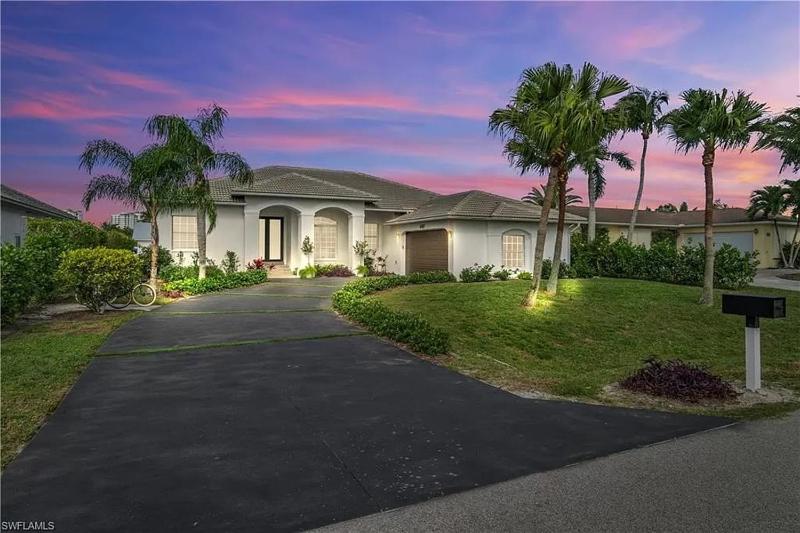 NEW LISTING! Sunshine Retreat!! - image 20