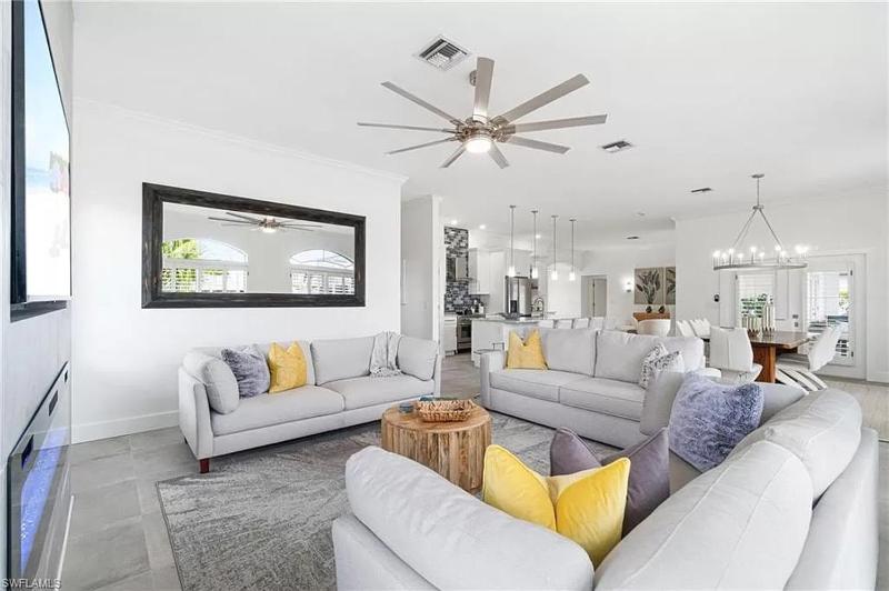 NEW LISTING! Sunshine Retreat!! - image 31