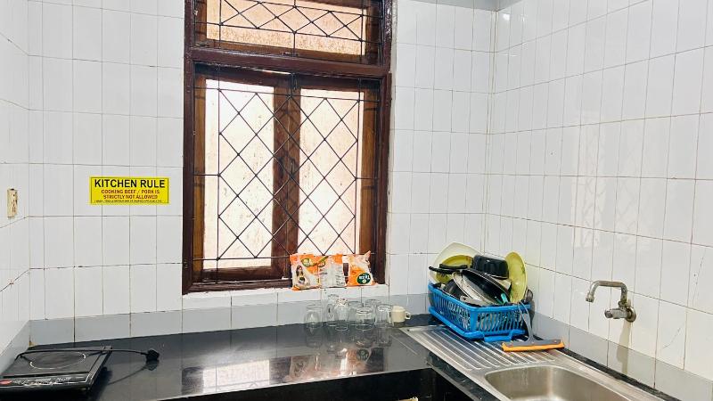 Muffys Service Apartment - image 9