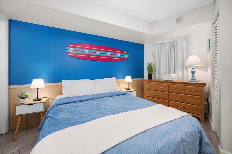 GS 403 - Blue Wave - image 14