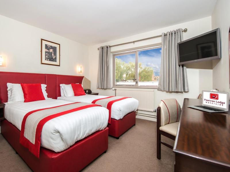 Twin Room image 2