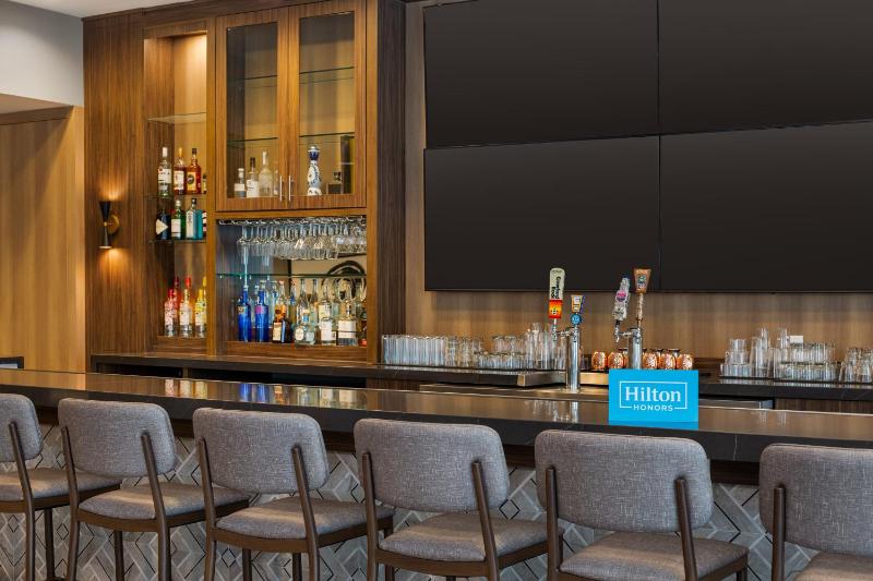 Home2 Suites by Hilton Houston Downtown Convention Center - image 16