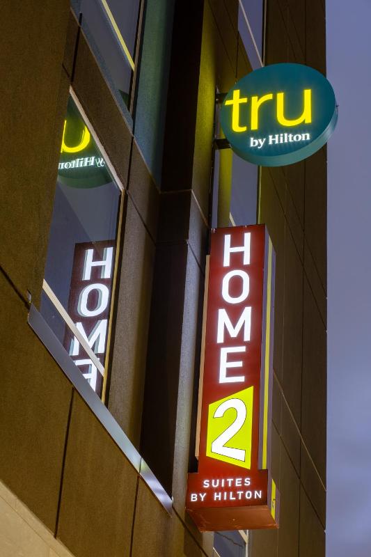Home2 Suites by Hilton Houston Downtown Convention Center - image 8