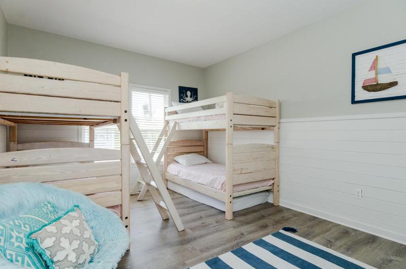 Carolina Comfort Lower by Bryant Real Estate - image 24