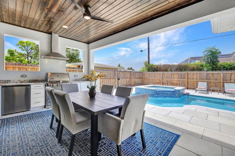 Starfish Wishes! - Less Than 1 Mile To Beach - Salt Water Pool - Walk to the Beach! - image 29