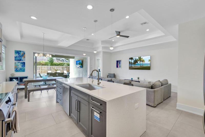 Starfish Wishes! - Less Than 1 Mile To Beach - Salt Water Pool - Walk to the Beach! - image 7