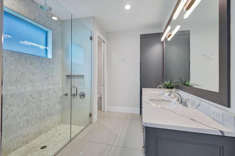Starfish Wishes! - Less Than 1 Mile To Beach - Salt Water Pool - Walk to the Beach! - image 19
