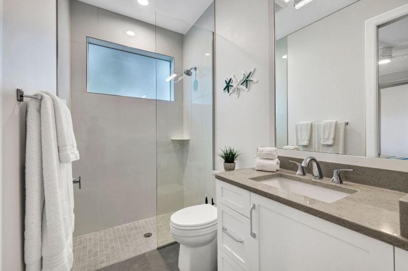 Starfish Wishes! - Less Than 1 Mile To Beach - Salt Water Pool - Walk to the Beach! - image 30