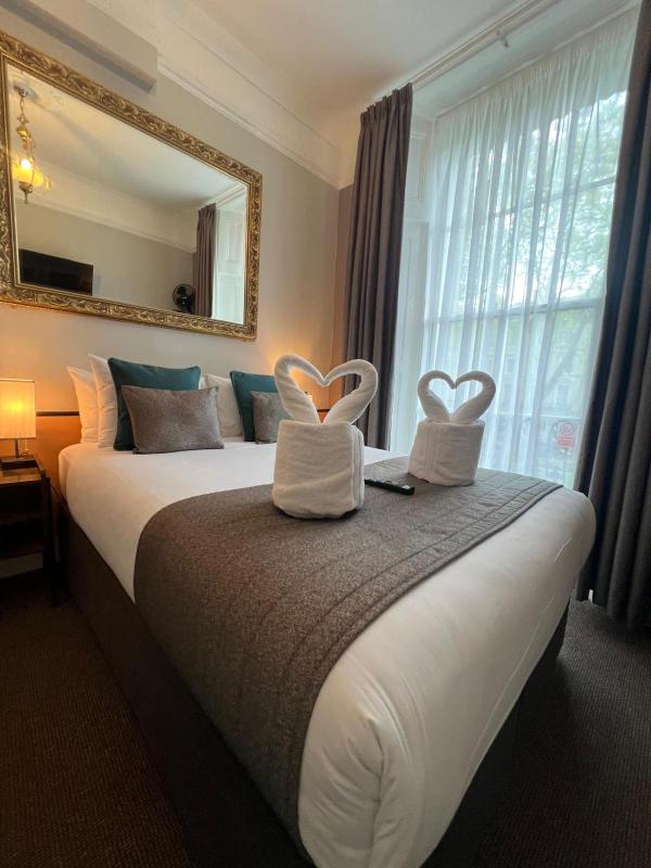 Superior Double Room image 1