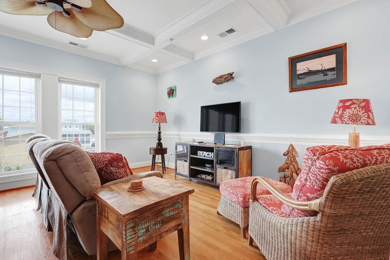 Oar Knot by Bryant Real Estate - image 4