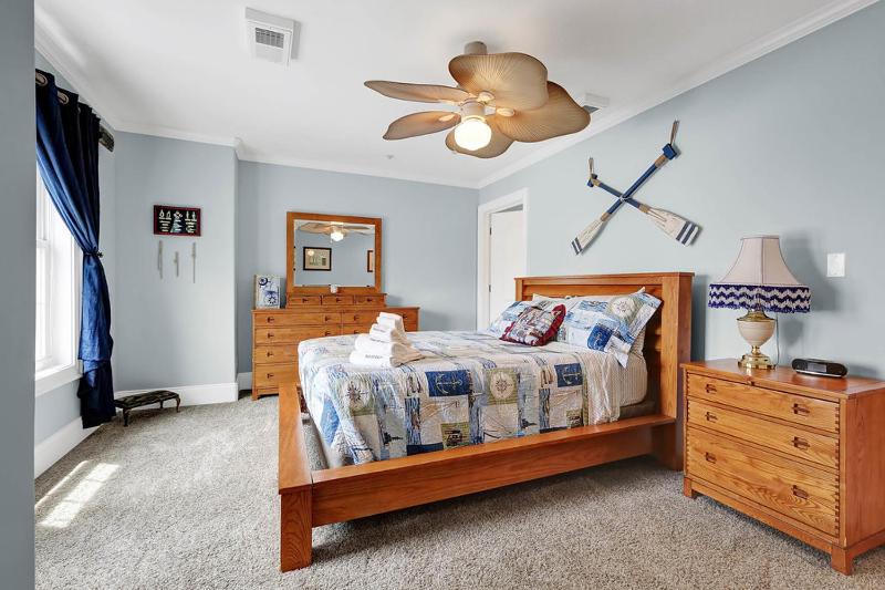 Oar Knot by Bryant Real Estate - image 13