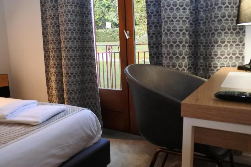 Double Room image 3