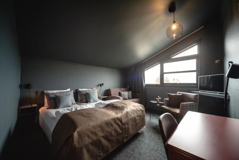Twin Room image 3