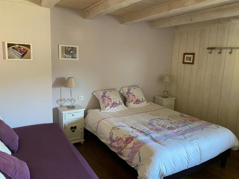 Triple Room with Private Bathroom image 1