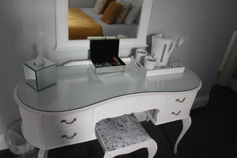 Deluxe Double Room image 4