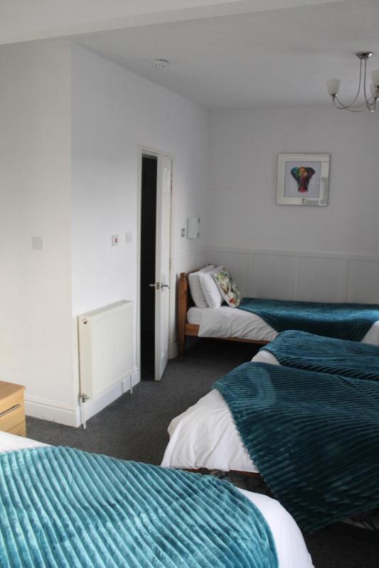 Deluxe Family Room image 2