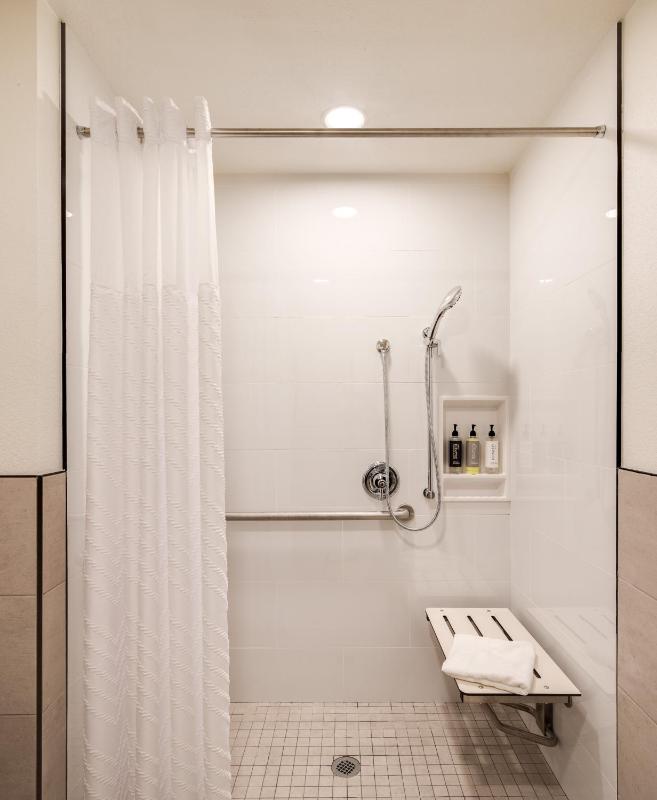 King Room - Disability Access image 4