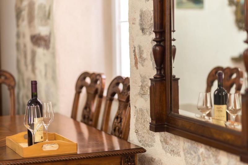 Studio Apartment image 4