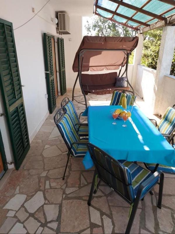 Apartments by the sea Mirca Brac - 5655 - image 4
