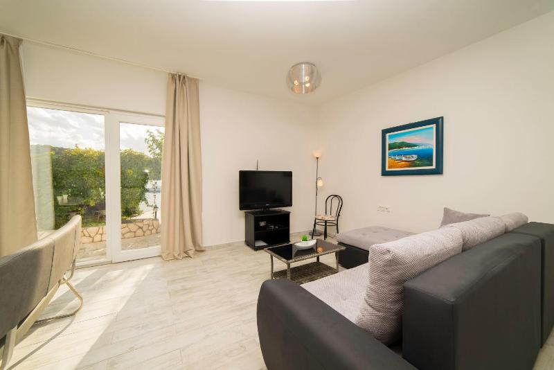 Two-Bedroom Apartment with Terrace and Sea View image 1