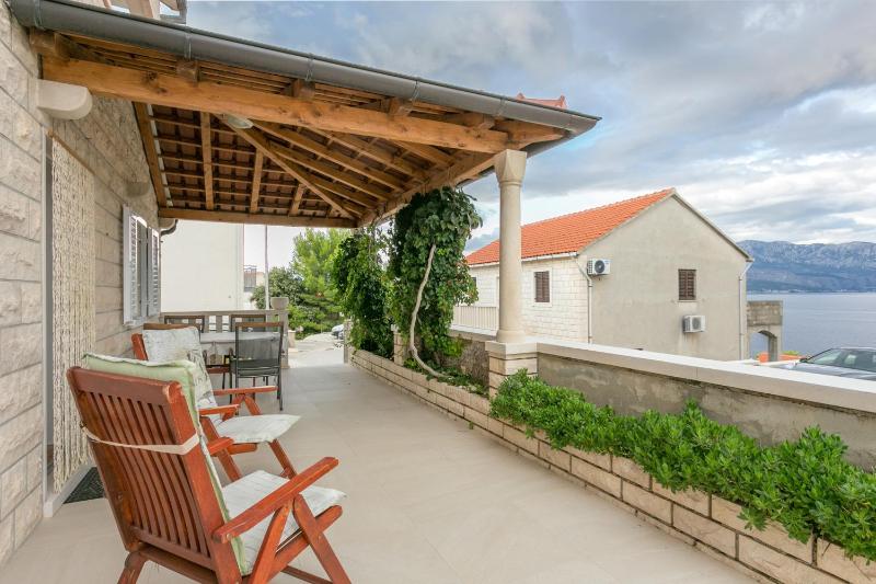 Two-Bedroom Apartment with Terrace and Sea View image 4