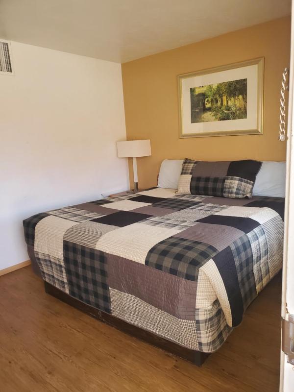 King Room image 3