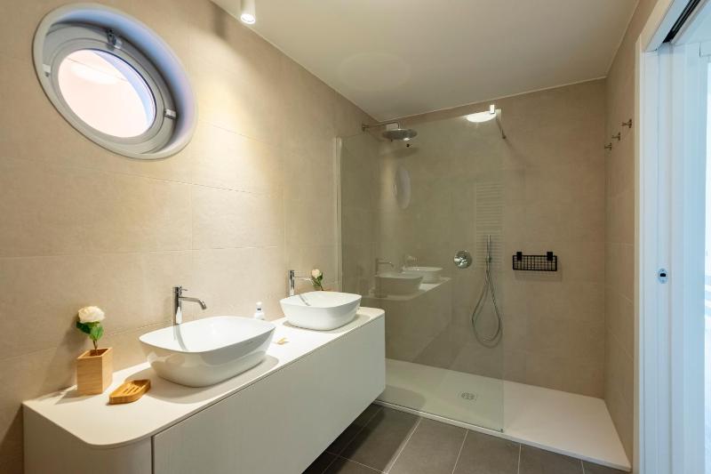 Sea View Apartment Genova Waterfront - Happy Rentals - image 15