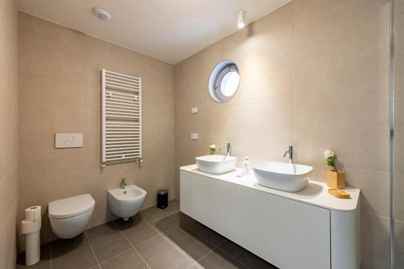 Sea View Apartment Genova Waterfront - Happy Rentals - image 2