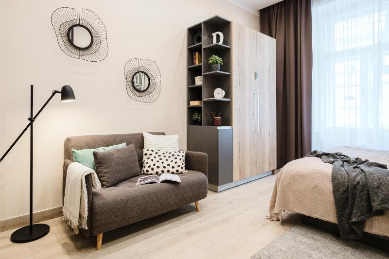 Prague Days - Modern Studios - 7 min Wenceslas Square - image 5