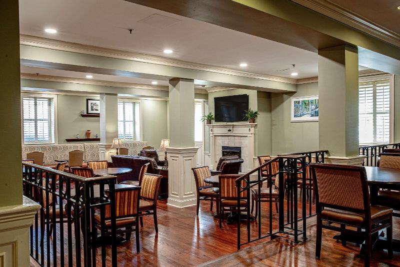Hampton Inn Charleston-Historic District - image 12