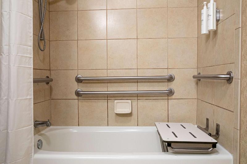 Hampton Inn Charleston-Historic District - image 3