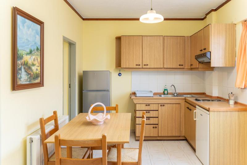 Studio (2 Adults) image 3