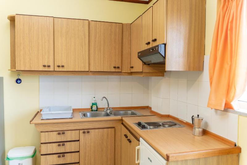 Studio (2 Adults) image 2