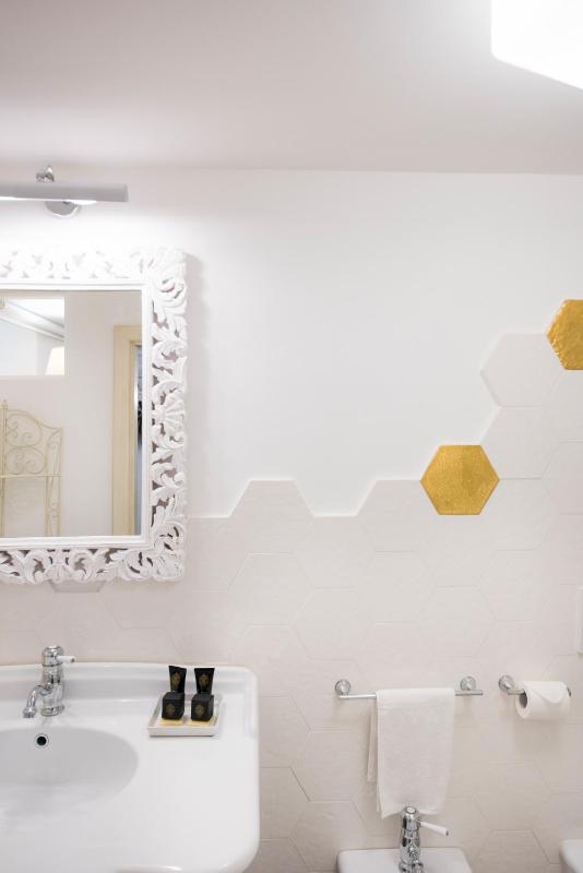Villa Torre Trasita luxury suites - image 15