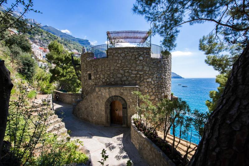 Villa Torre Trasita luxury suites - image 11