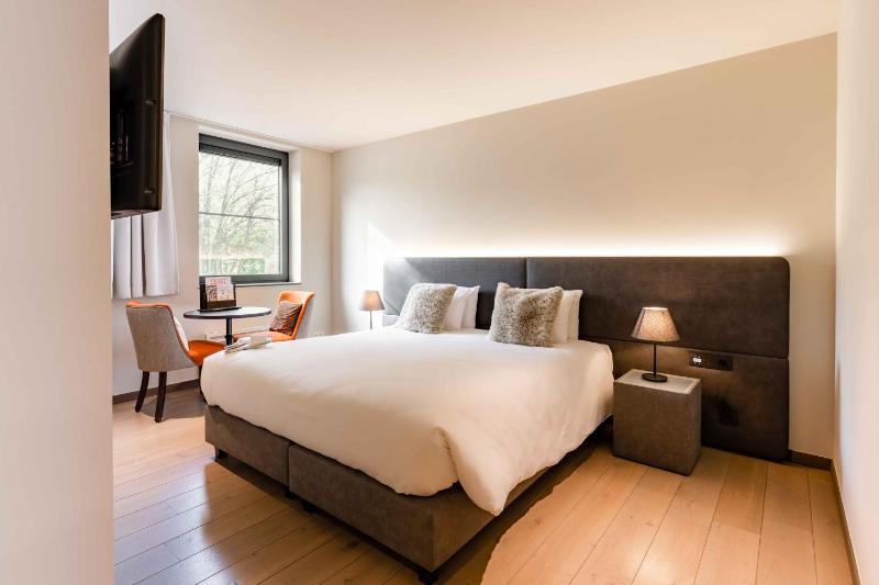 Double Room with Private Bathroom image 4