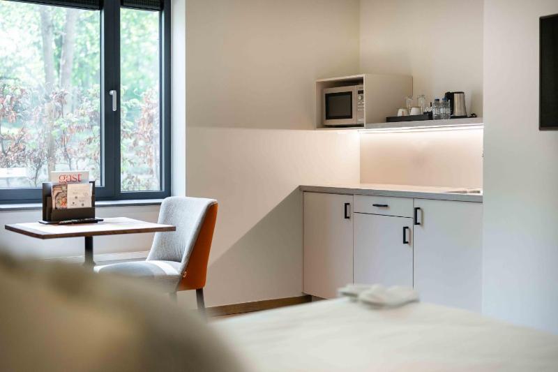 Superior Twin Room image 3