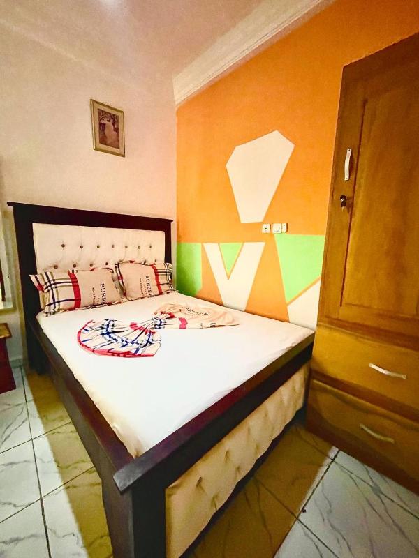 Studio A2 Fustel City Bonamoussadi Santa LuciaWifi chaînes TV gardien - image 14