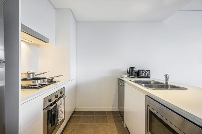 Prime Location 1BD Apartment in Chatswood - image 7
