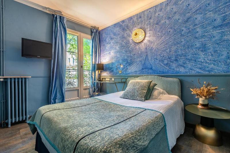 Single Room with Balcony image 2