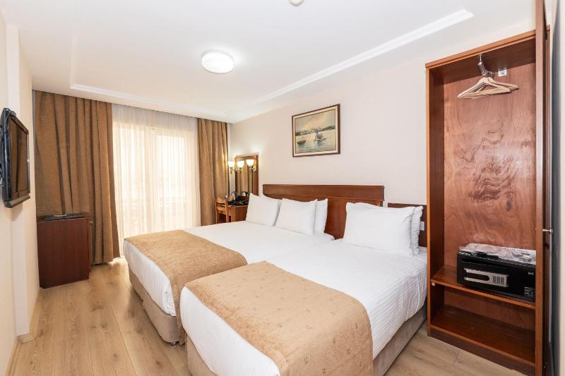 Double or Twin Room with Bosphorus View image 4