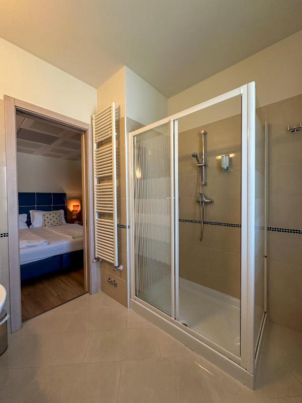 Junior Suite image 2