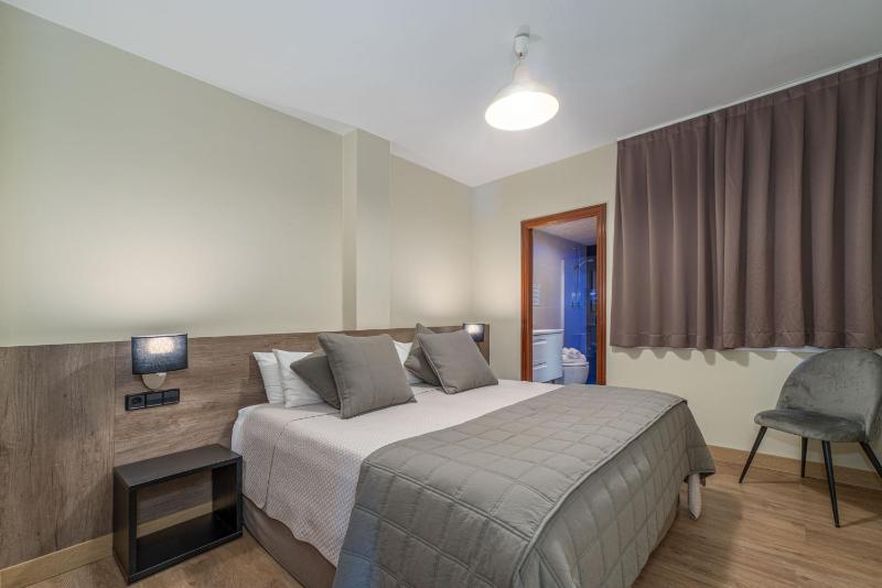 Standard Double or Twin Room image 4