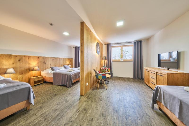 Quadruple Room image 4